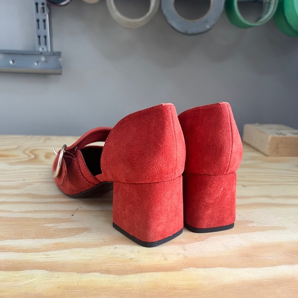 Tangerine suede with golden buckle Mary Jane pump size 37, in new condition! - Picture 5 of 7